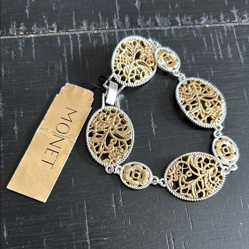 NWT Monet Gold and Silver Filigree Bracelet Classy Victorian Style Lightweight​